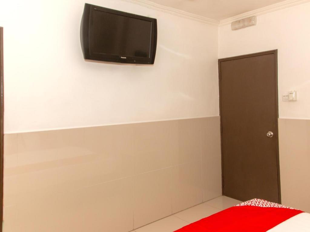 Oyo 89851 Leila Hotel SDK Exterior foto